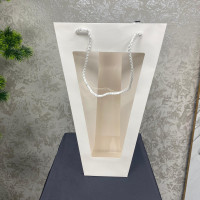 Şık Pencereli Karton Üçgen Çiçek Çantası 40 cm - 23117 -